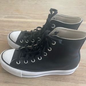 Like new Converse Chuck Taylor platform black leather